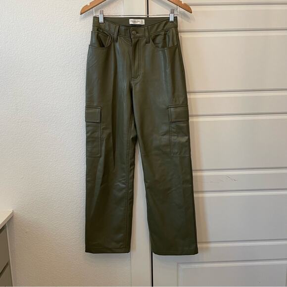 Abercrombie Vegan Leather 90s Relaxed Pant - Picture 3 of 6